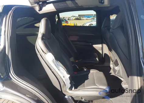 2022 Tesla Model X Plaid Tri Motor All-Wheel Drive z USA, uszkodzony, nr VIN 7SAXCBE63NF359143